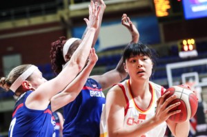  中国女篮热身赛，大比分击败澳大利亚练兵