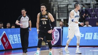  张镇麟隔扣外援辽宁战胜青岛展实力