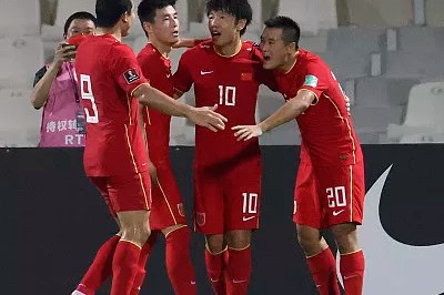  国足世预赛力克劲旅，晋级希望重燃  