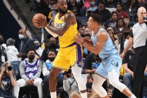  灰熊莫兰特闪电突破撕裂湖人防守