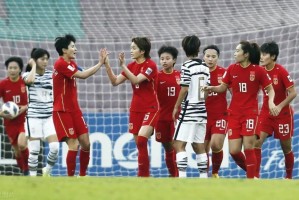  女足亚洲杯启幕战告捷，玫瑰军团展风采  