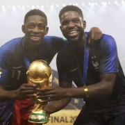  欧冠淘汰赛激情碰撞，顶级球星闪耀赛场