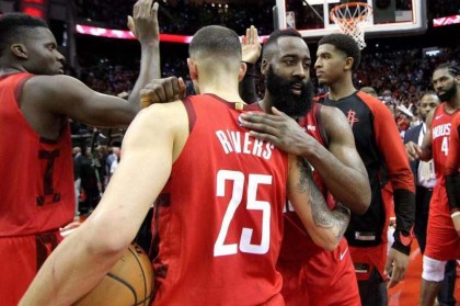  哈登准三双掌控节奏，快船主场轻取黄蜂队