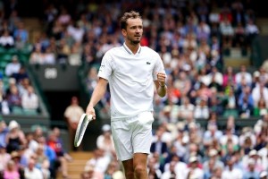  西班牙天王阿尔卡拉斯伤愈归队，瞄准年终总决赛  