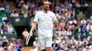  西班牙天王阿尔卡拉斯伤愈归队，瞄准年终总决赛  