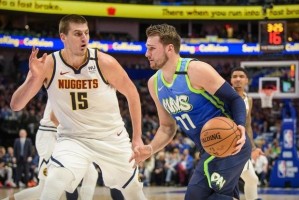  约基奇三双助掘金主场力克爵士