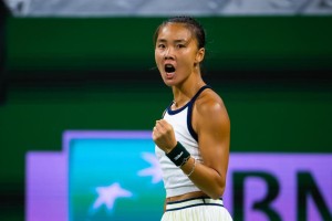  中国金花郑钦文力克强敌挺进八强