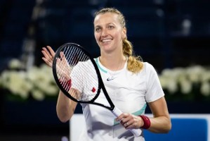  克雷吉茨科娃双打配合精妙，澳网女双搭档捧杯