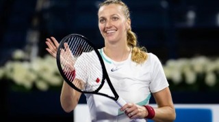  克雷吉茨科娃双打配合精妙，澳网女双搭档捧杯