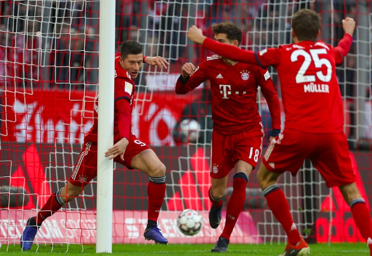  拜仁慕尼黑主场完胜多特，德甲霸主显威风  