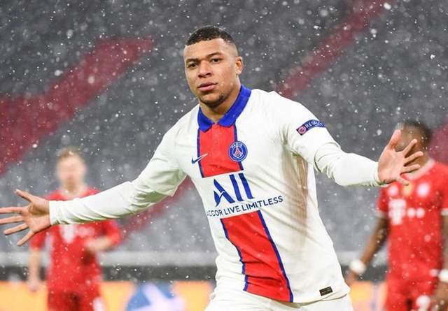  皇马众将发力击败巴萨，国家德比再添佳话  