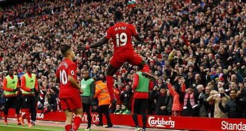  利物浦绝杀曼城登顶榜首，争冠格局愈发激烈