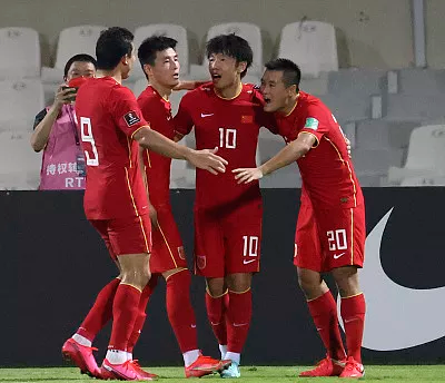  国足世预赛力克劲旅，晋级希望重燃  