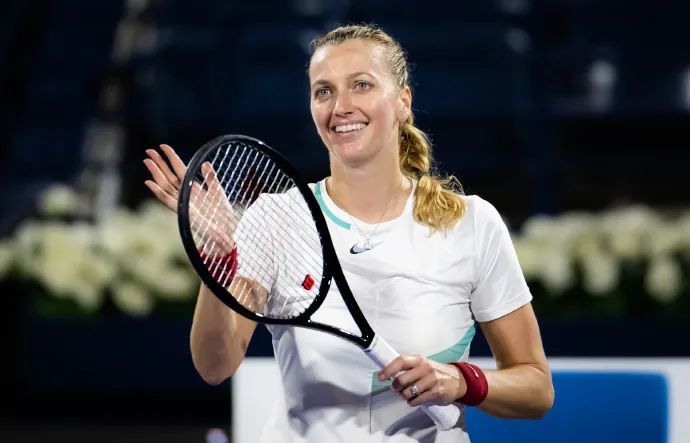  克雷吉茨科娃双打配合精妙，澳网女双搭档捧杯