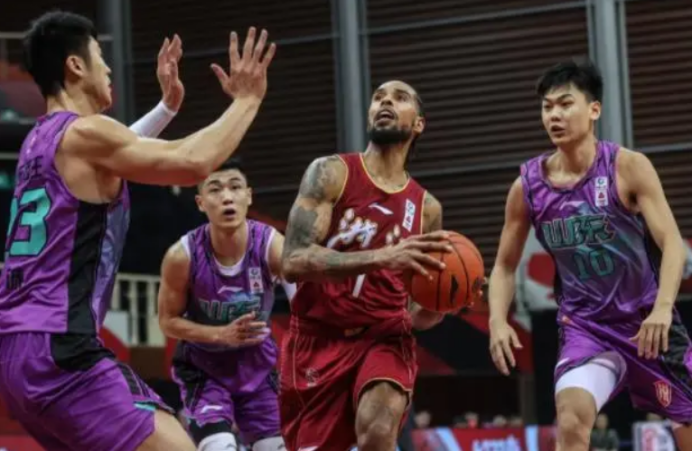  北控男篮防守漏勺遭广东宏远痛击