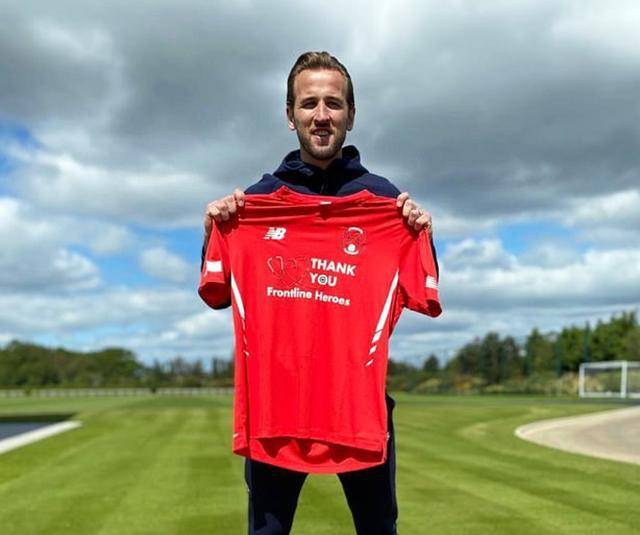  复古球衣致敬经典，怀旧风潮席卷球场