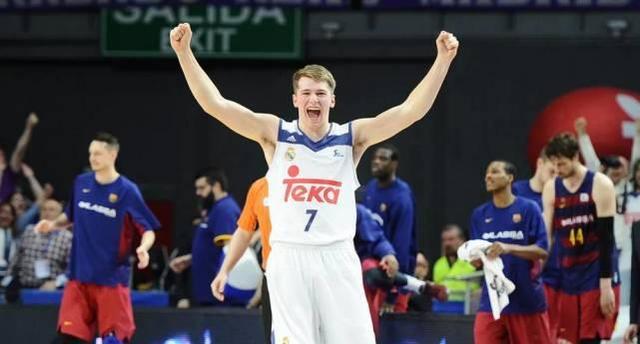  高芙青少年组夺冠，美国超新星横空出世